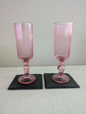 Vintage Malibu Pink Ribbed Stemmed Champagne Flutes - Set Of 2 - Brand New! 🥂🥂
